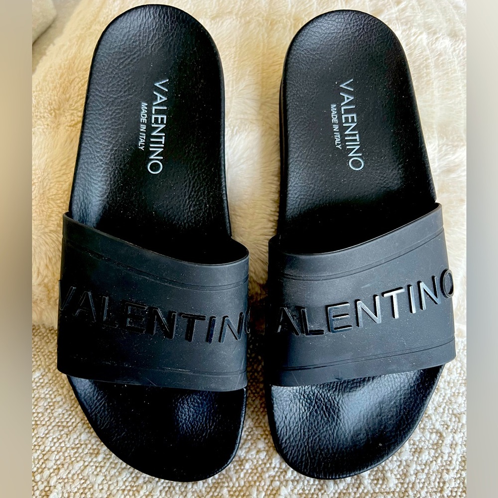 VALENTINO BLACK RUBBER FASHION SLIPPER